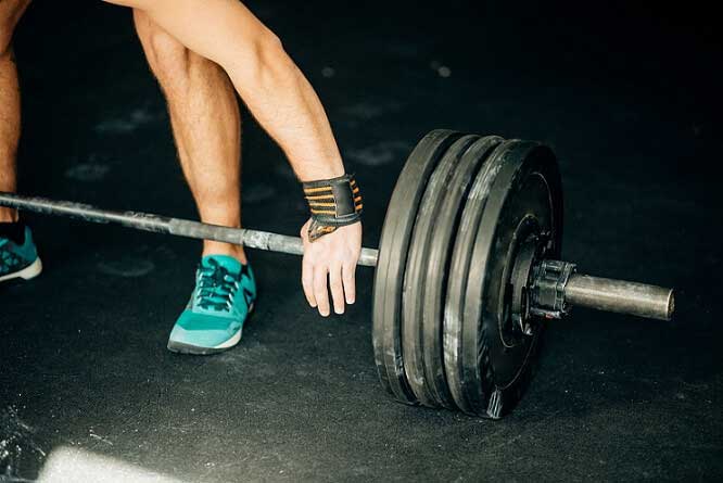 A man lifting weights